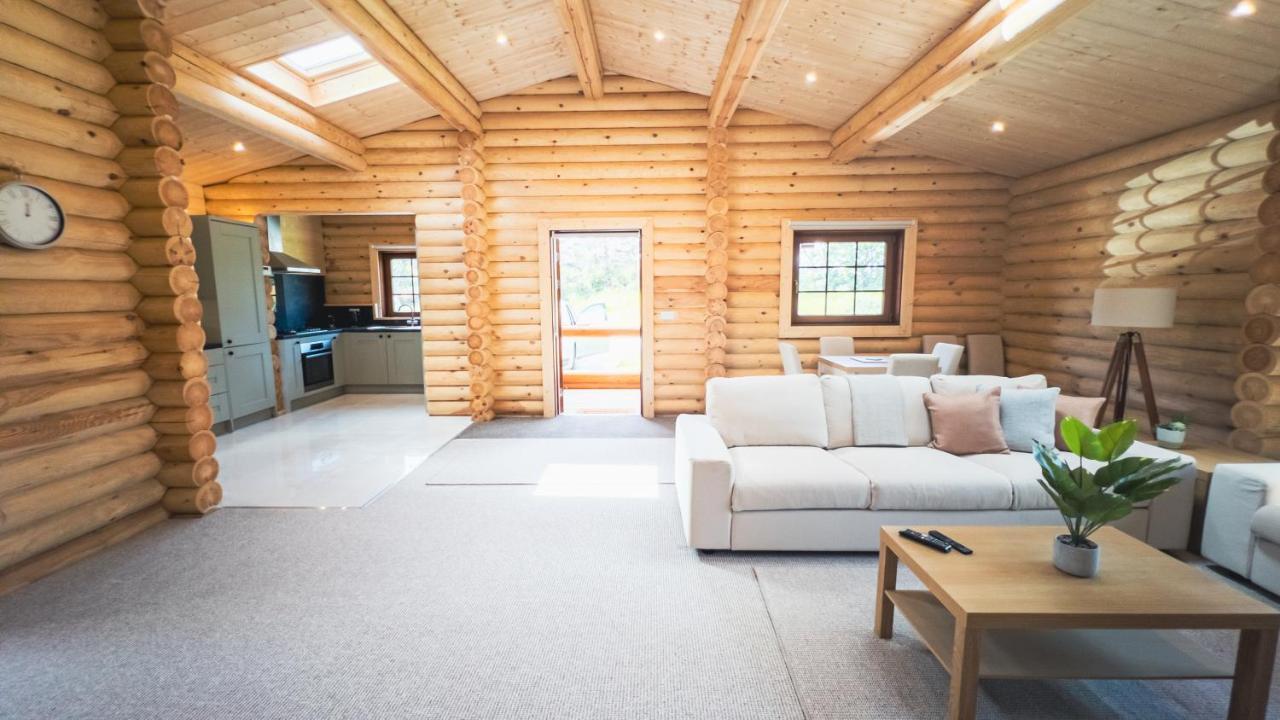 Aspen Lodge, Amazing New Log Cabin With Hot Tub - Sleeps 6 - Felmoor Park موربيث المظهر الخارجي الصورة