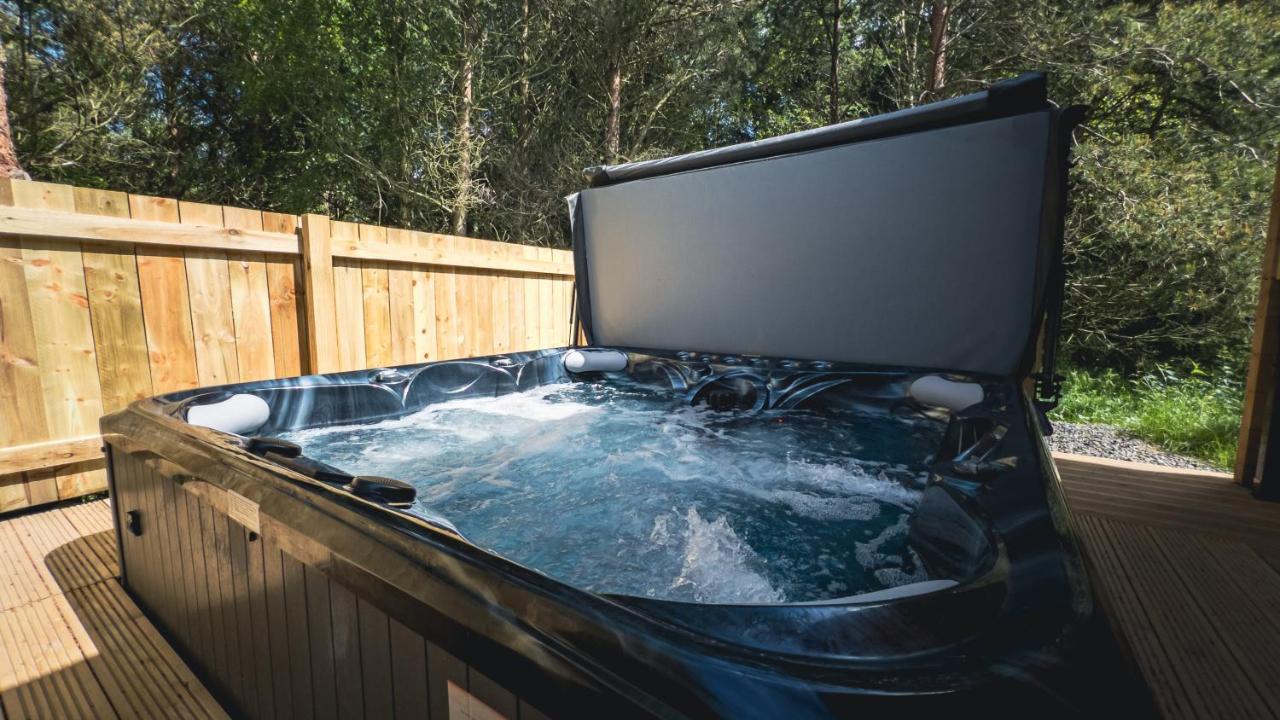 Aspen Lodge, Amazing New Log Cabin With Hot Tub - Sleeps 6 - Felmoor Park موربيث المظهر الخارجي الصورة
