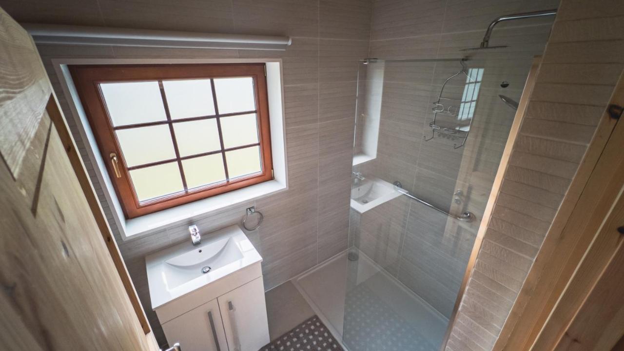 Aspen Lodge, Amazing New Log Cabin With Hot Tub - Sleeps 6 - Felmoor Park موربيث المظهر الخارجي الصورة