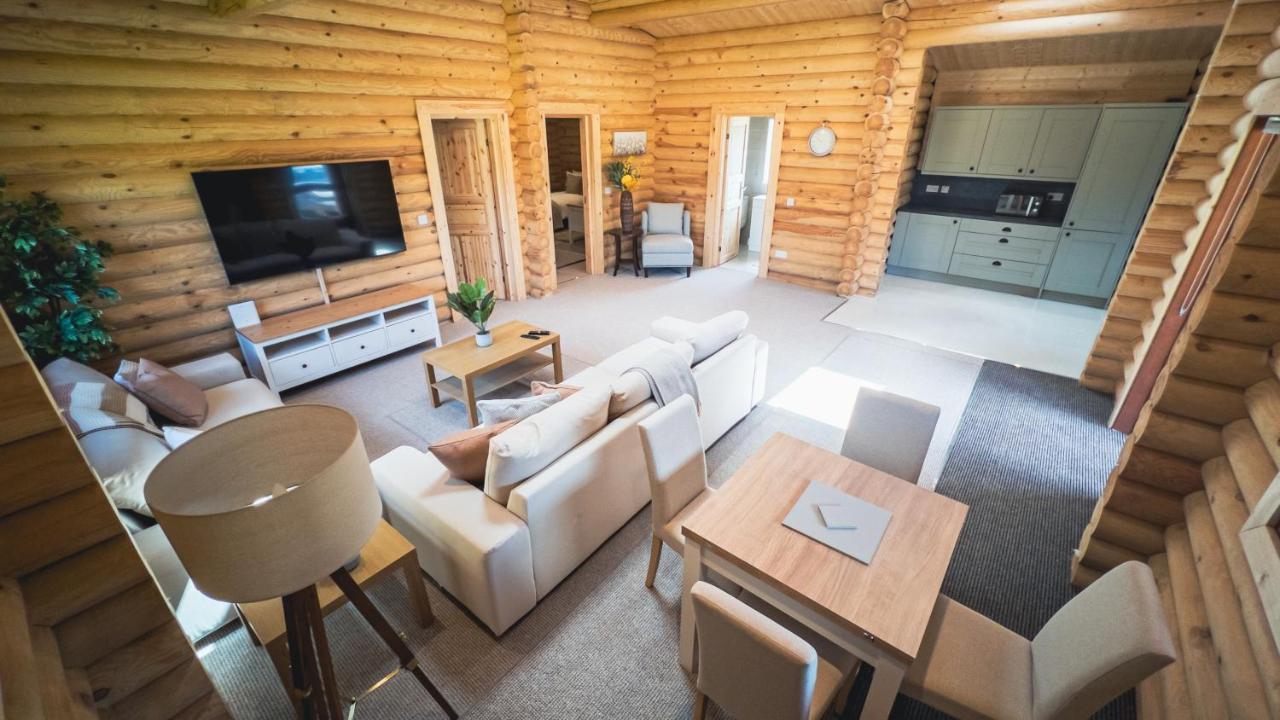 Aspen Lodge, Amazing New Log Cabin With Hot Tub - Sleeps 6 - Felmoor Park موربيث المظهر الخارجي الصورة