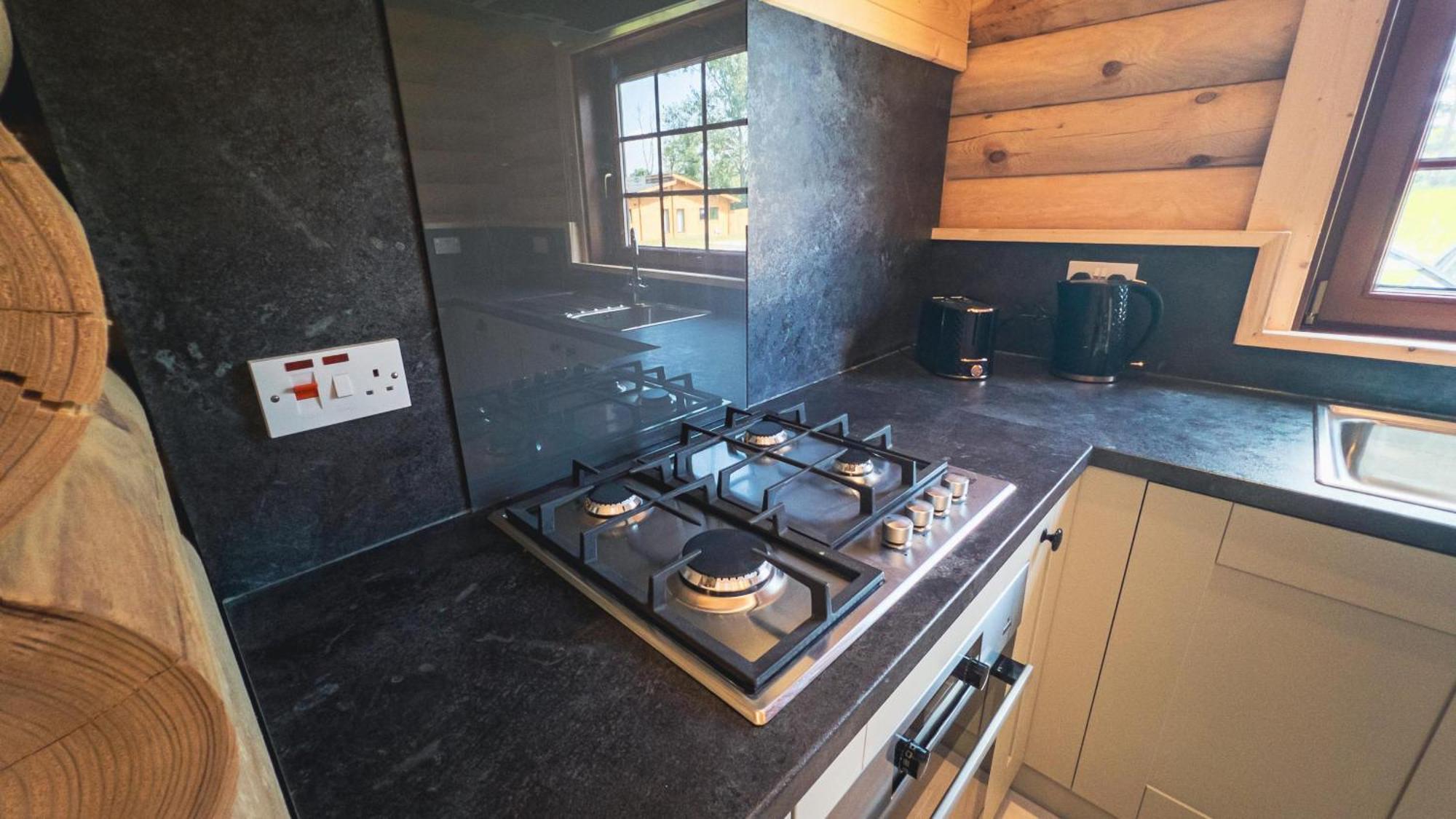 Aspen Lodge, Amazing New Log Cabin With Hot Tub - Sleeps 6 - Felmoor Park موربيث الغرفة الصورة